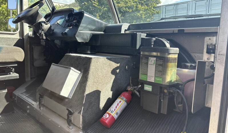 
								2012 Ford E-450 Super Duty full									