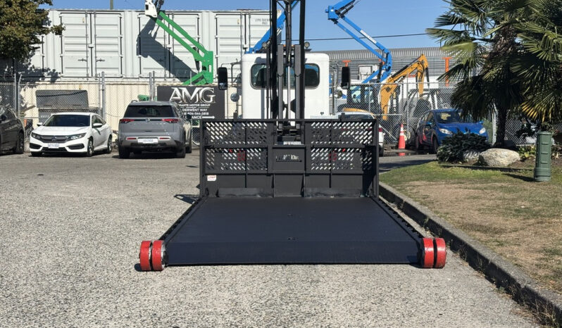 
								2020 Peterbilt 330 full									