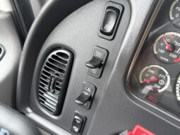 
										2016 Freightliner 108SD full									