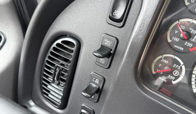 
								2016 Freightliner 108SD full									