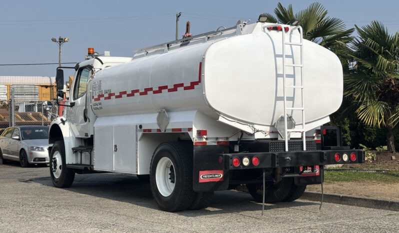 
								2010 Freightliner M2 106 full									