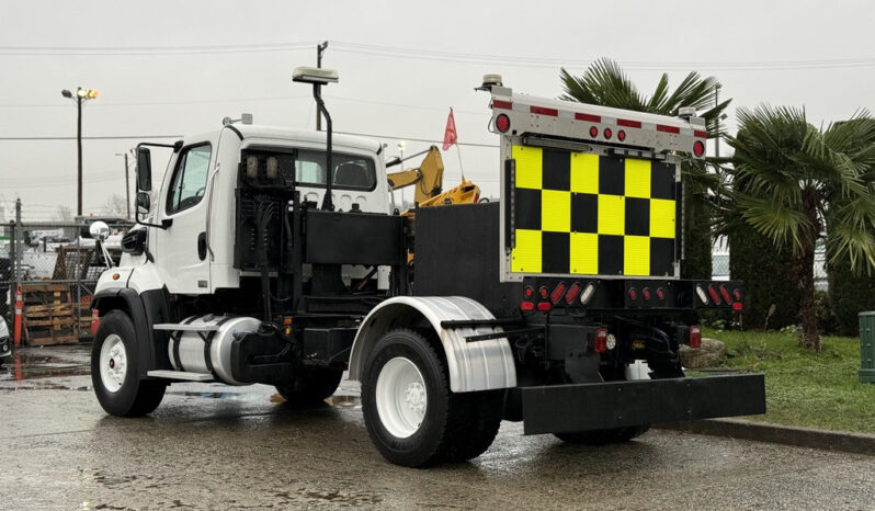 
								2016 Freightliner 108SD full									
