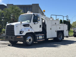 
										2022 Freightliner 108SD full									