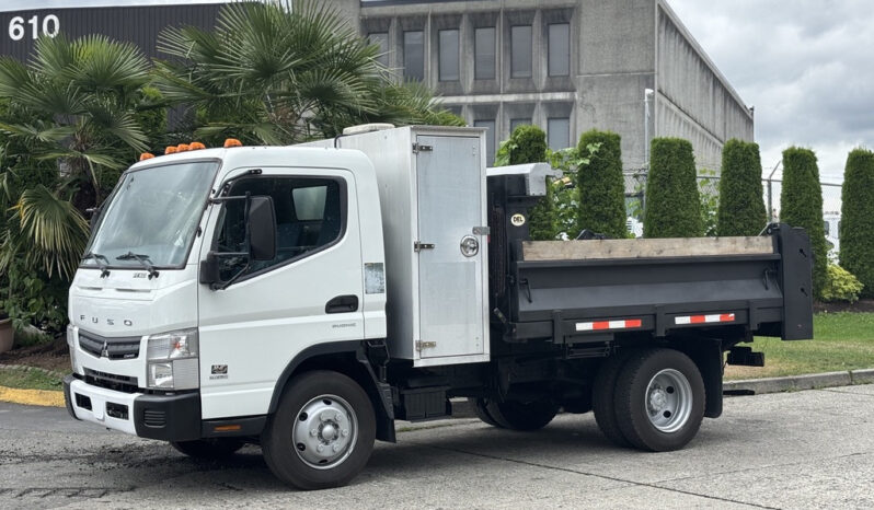 
								2015 Mitsubishi Fuso full									
