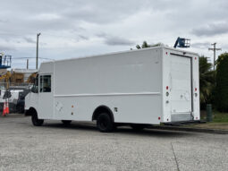 
										2018 Ford E-450 Super Duty full									