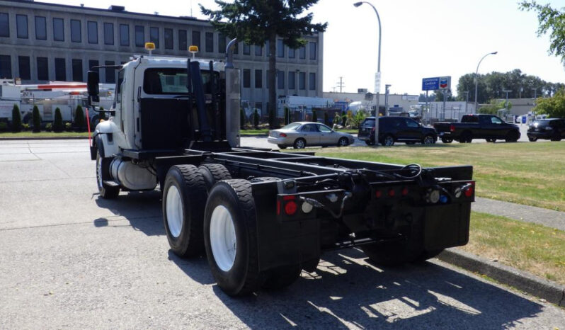 
								2013 International 7400 full									
