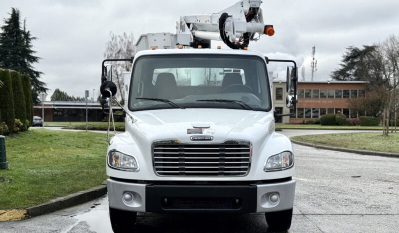 
								2005 Freightliner M2 106 full									