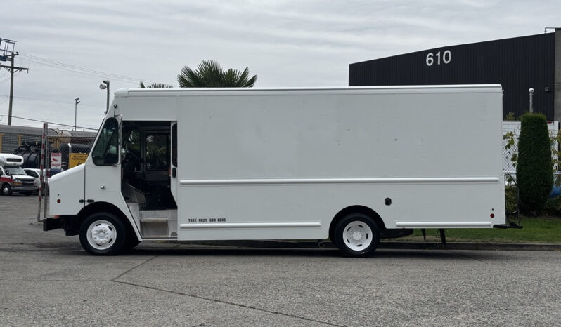 
								2021 Ford Econoline Commercial Chassis full									
