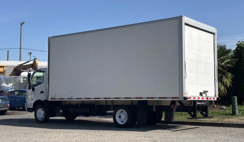 
								2018 Hino 195 full									