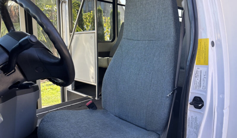 
								2013 Ford Econoline full									