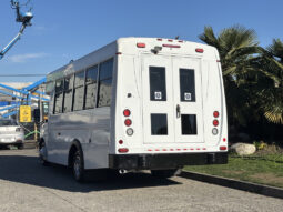 
										2017 Chevrolet Express full									
