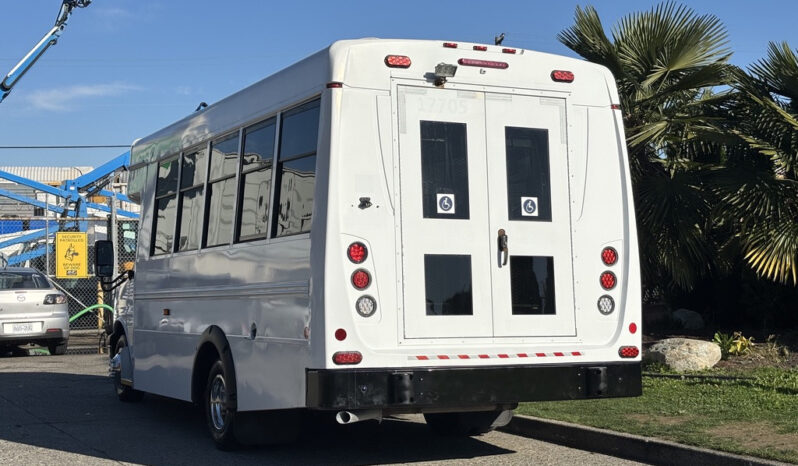 
								2017 Chevrolet Express full									
