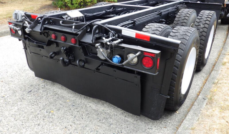 
								2012 International 7400 full									