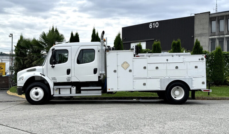 
								2005 Freightliner M2 106 full									