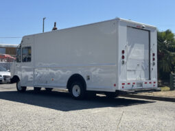 
										2011 Ford E-450 Super Duty full									