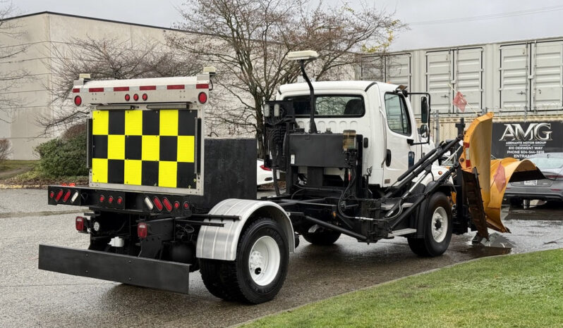 
								2016 Freightliner 108SD full									