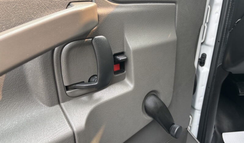 
								2020 Chevrolet Express full									