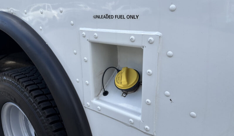
								2018 Ford E-450 Super Duty full									