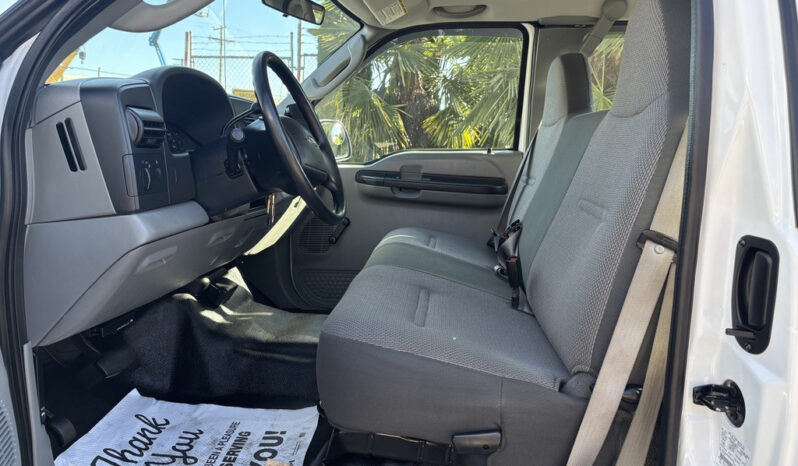 
								2006 Ford F-250 Super Duty full									