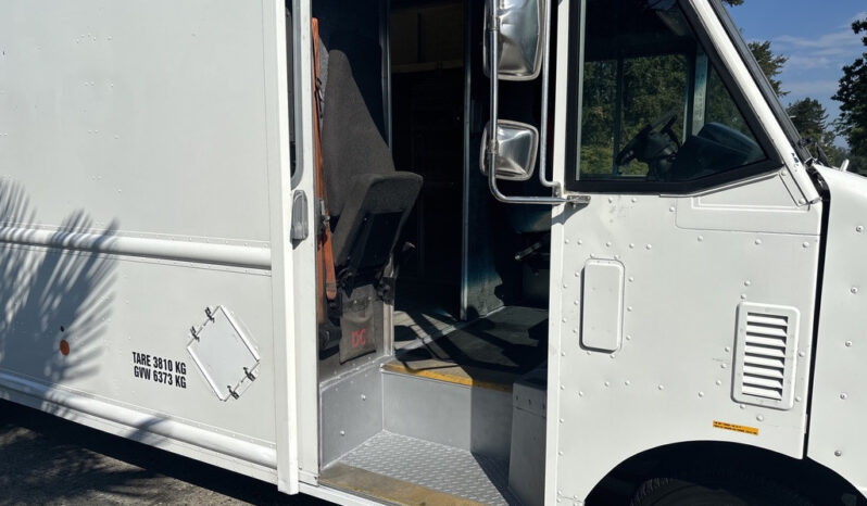 
								2012 Ford E-450 Super Duty full									