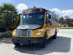 
										2011 Freightliner M2 106 full									