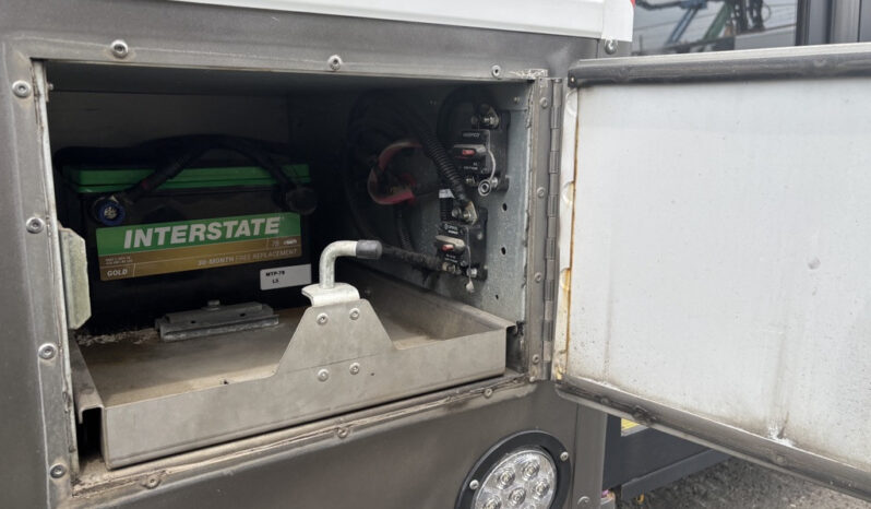 
								2020 Chevrolet Express 4500 full									