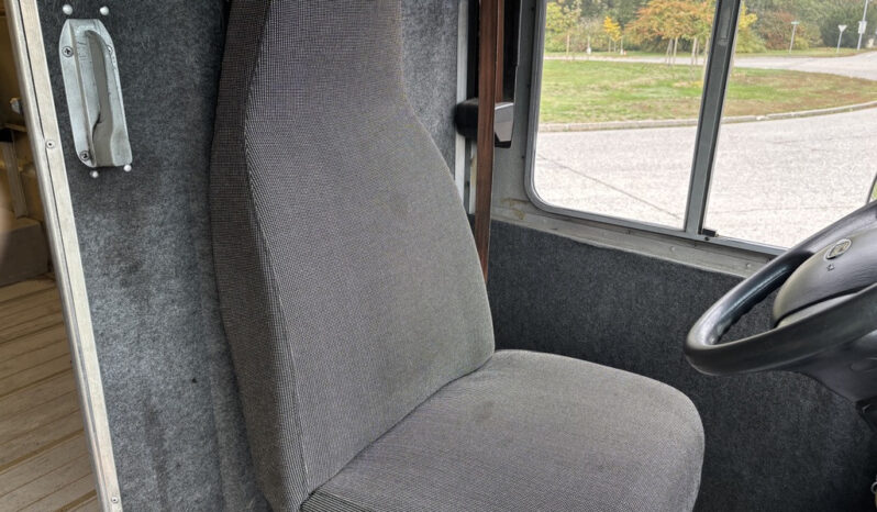 
								2012 Ford E-450 Super Duty full									