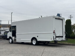 
										2021 Ford Econoline Commercial Chassis full									