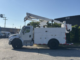 
										2006 Freightliner M2 106 full									