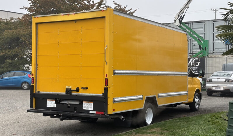 
								2017 GMC Savana 3500 full									
