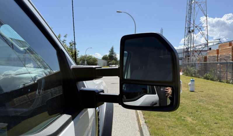 
								2023 Ford F-550 Super Duty full									