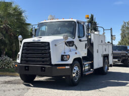
										2022 Freightliner 108SD full									
