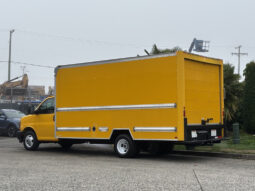 
										2017 GMC Savana 3500 full									