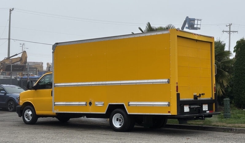 
								2017 GMC Savana 3500 full									