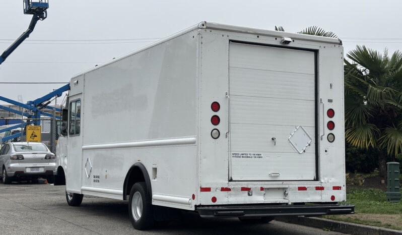 
								2012 Ford E-450 Super Duty full									