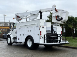 
										2005 Freightliner M2 106 full									