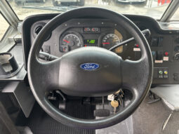 
										2011 Ford E-450 Super Duty full									