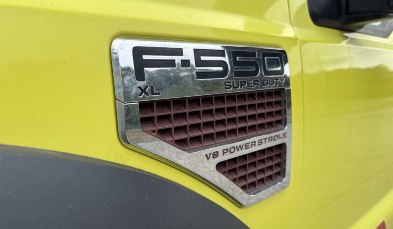
								2010 Ford F-550 full									