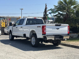 
										2023 Ford F-350 Super Duty full									