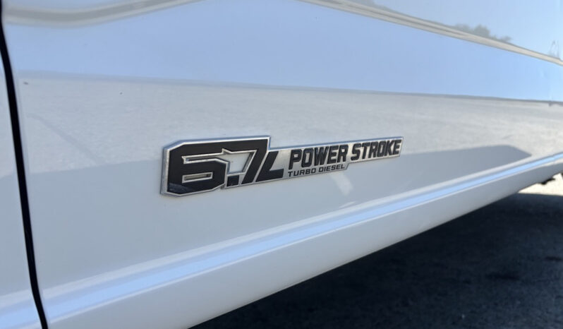 
								2023 Ford F-350 Super Duty full									