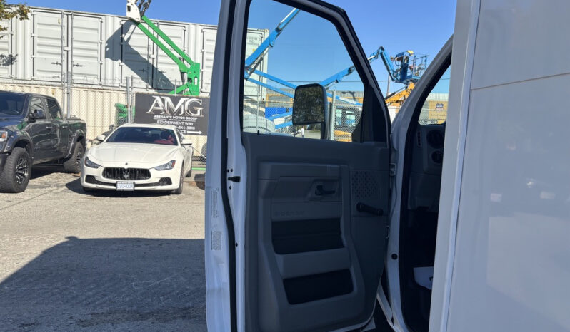 
								2013 Ford Econoline full									