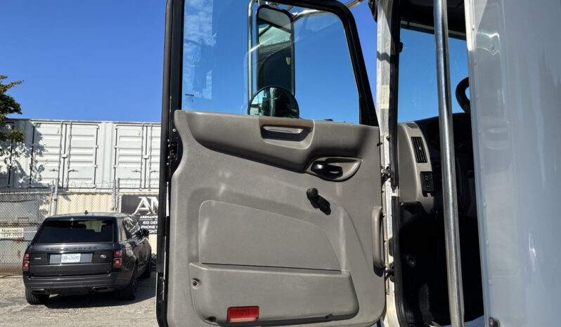 
								2015 Peterbilt 337 full									