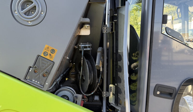 
								2015 Tennant 636 Green Machine full									