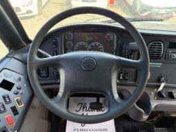 
										2011 Freightliner M2 106 full									