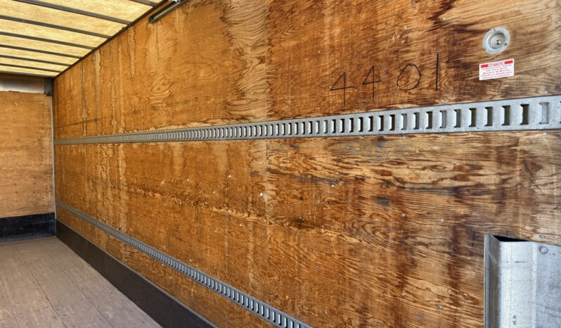 
								2015 Freightliner M2 106 full									