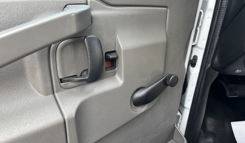 
								2020 Chevrolet Express 4500 full									
