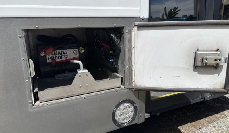 
								2020 Chevrolet Express 4500 full									