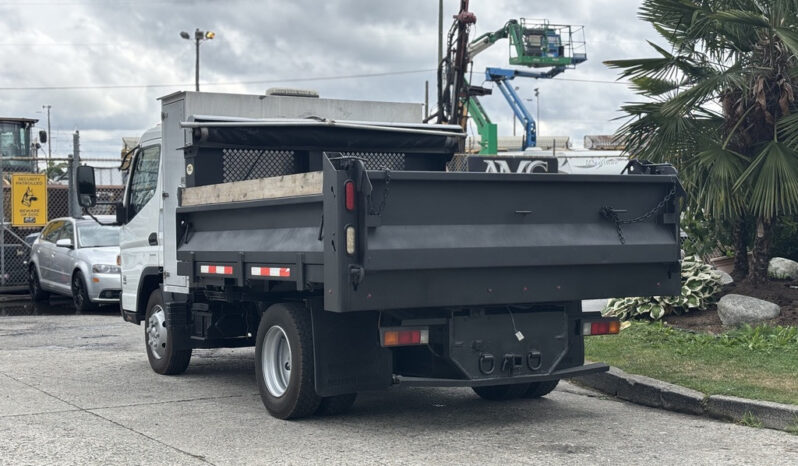 
								2015 Mitsubishi Fuso full									