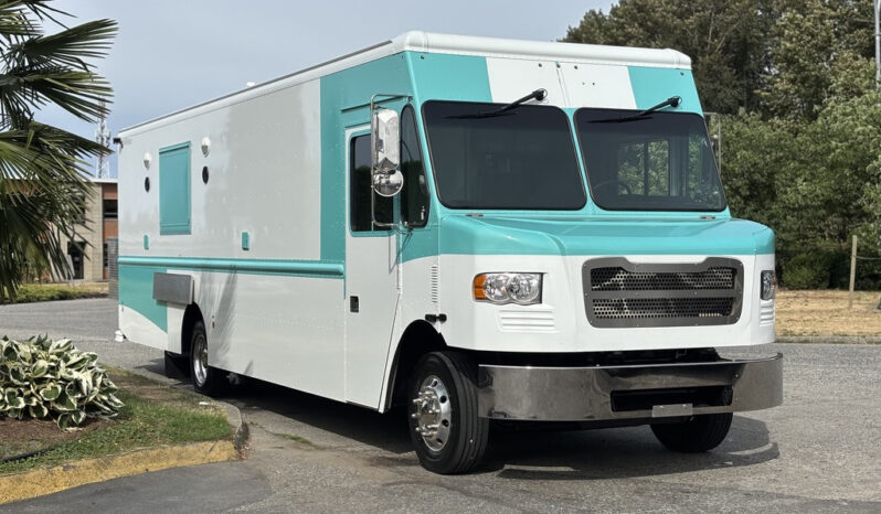 
								2020 Freightliner MT45 full									