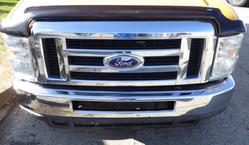 
								2015 Ford E-450 Super Duty full									